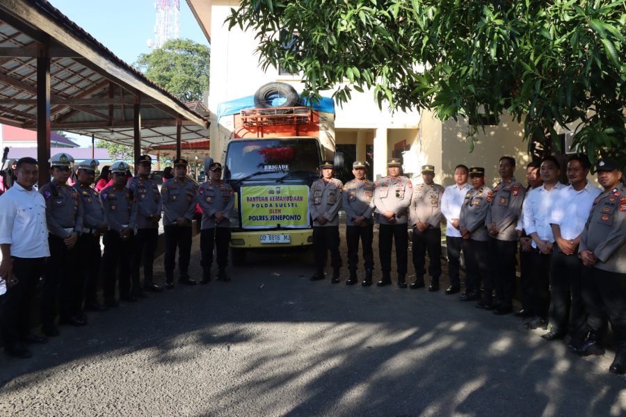 Bantuan Sembako dari Polres Jeneponto Untuk Korban Banjir di Wilayah Polda Sulsel