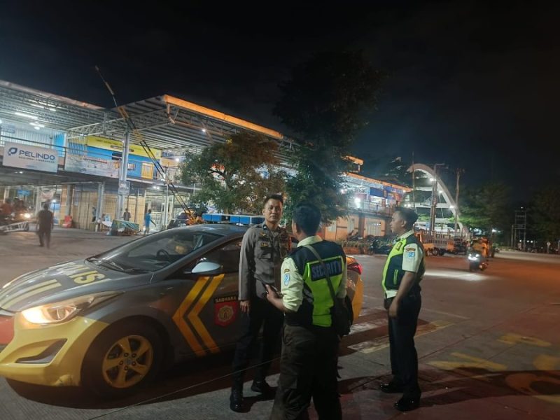 Jaga Kamtibmas Tetap Kodusif, Polsek Soeta rutin Patroli di Pelabuhan Makassar