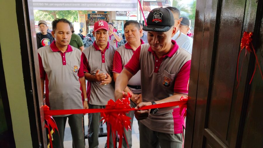 Selain meresmikan Lapangan Tembak, Kapolres Palopo juga meresmikan Koperasi