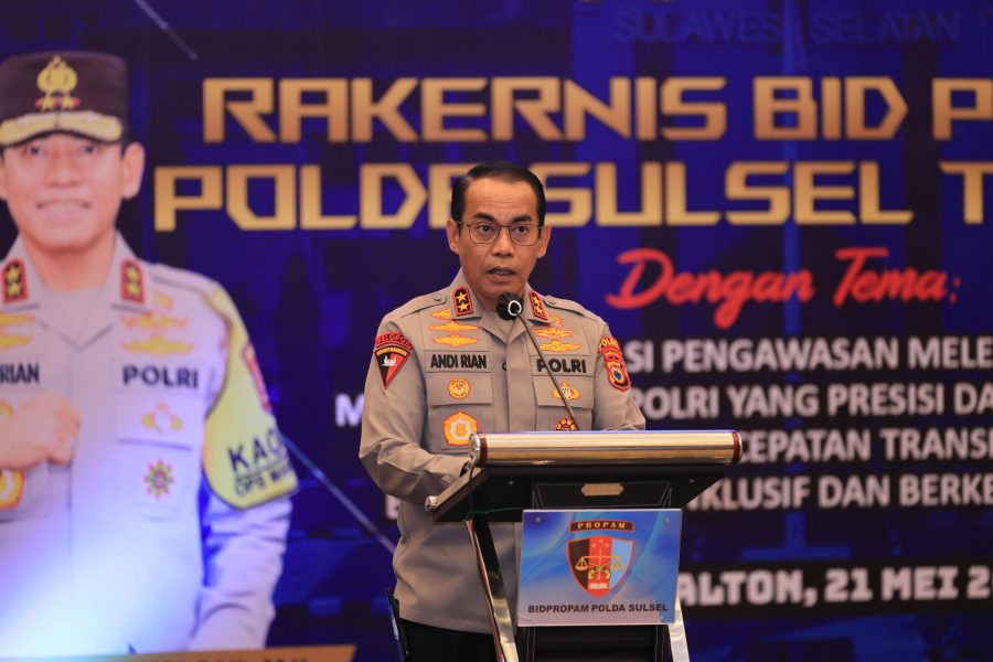 Kapolda Sulsel Membuka Langsung Rakernis Bidpropam Polda Sulsel T.A. 2024