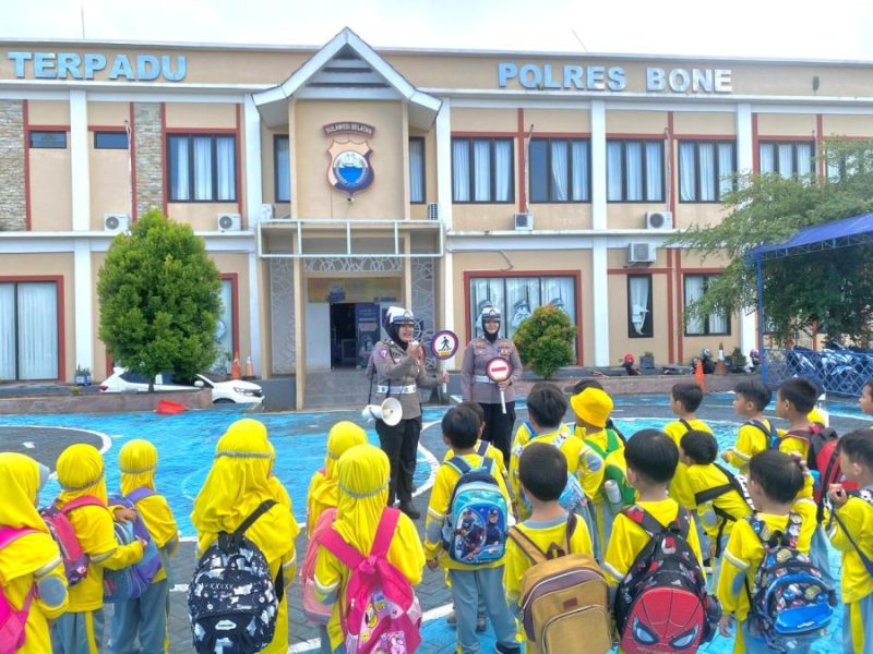 Satlantas Polres Bone Terima Kunjungan TK Islam Terpadu Lokananta