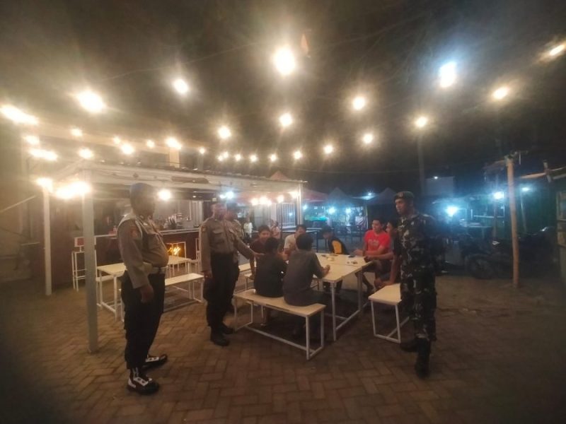 Patroli Blue Light: Upaya Bersama Polsek Tellu Limpoe dan Koramil 1420-02 Jaga Keamanan