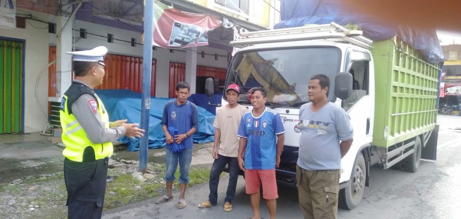 Sosialisasi, Edukasi, dan Penerangan Keliling Kamseltibcar Lantas oleh Unit Kamsel Sat Lantas Polres Luwu Utara