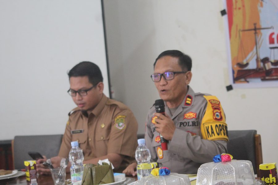 Kapolsek Maritengngae Jadi Narasumber Penyuluhan Hukum Tentang Kekerasan Dalam Rumah Tangga di Desa Sereang