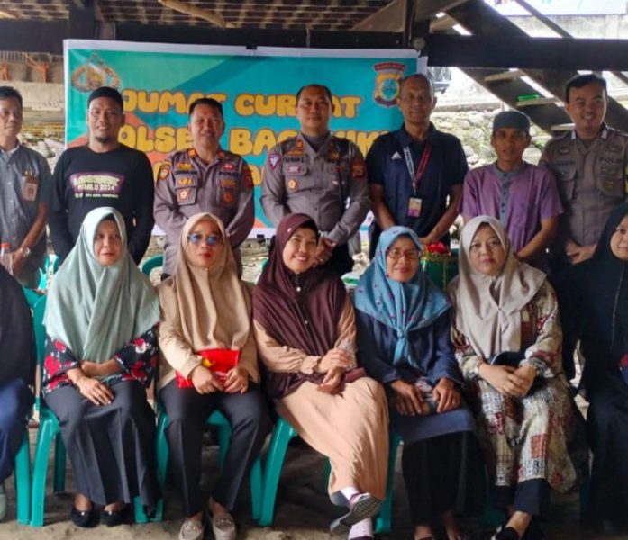 Jumat Curhat Polsek Bacukiki Libatkan Kasat Lantas Polres Parepare Menjawab Pertanyaan Warga