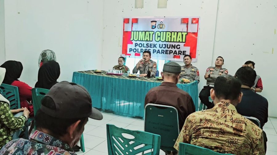 Laksanakan Jumat Curhat Di Kantor Kelurahan Lapadde, Polsek Ujung Serap Sejumlah Permasalahan Warga