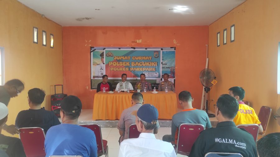 Dihadiri Camat Bacukiki, Jumat Curhat Polsek Bacukiki Dengarkan Informasi Dari Warga