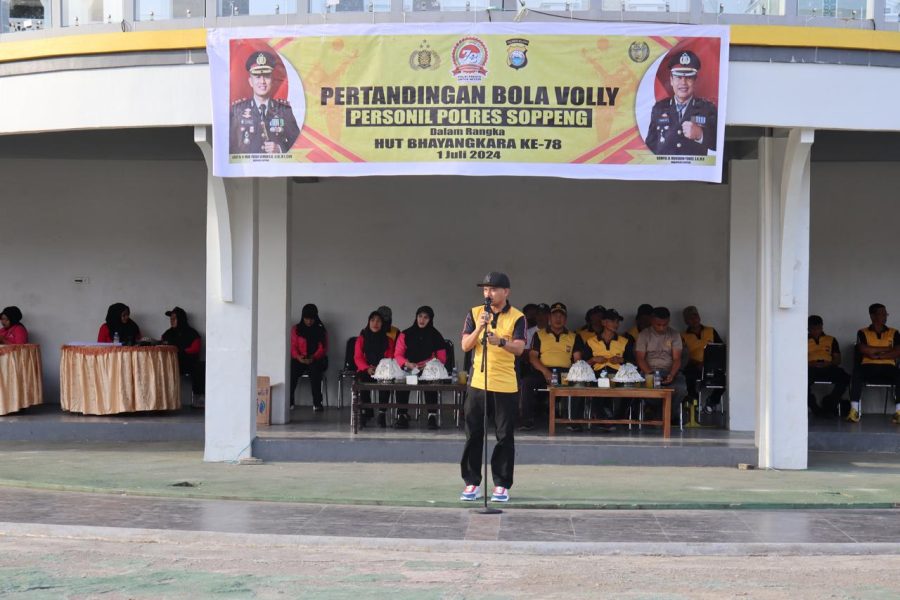 Sambut HUT Bhayangkara ke 78,Polres Soppeng menggelar pertandingan Bola Volly antar Satker dan Polsek jajaran
