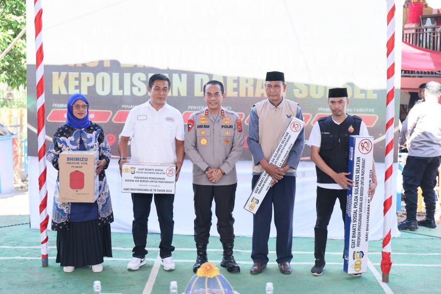 Kapolda Sulsel Hadiri Seremonial Baksos dalam Rangka Hari Bhayangkara Ke-78 Tahun 2024