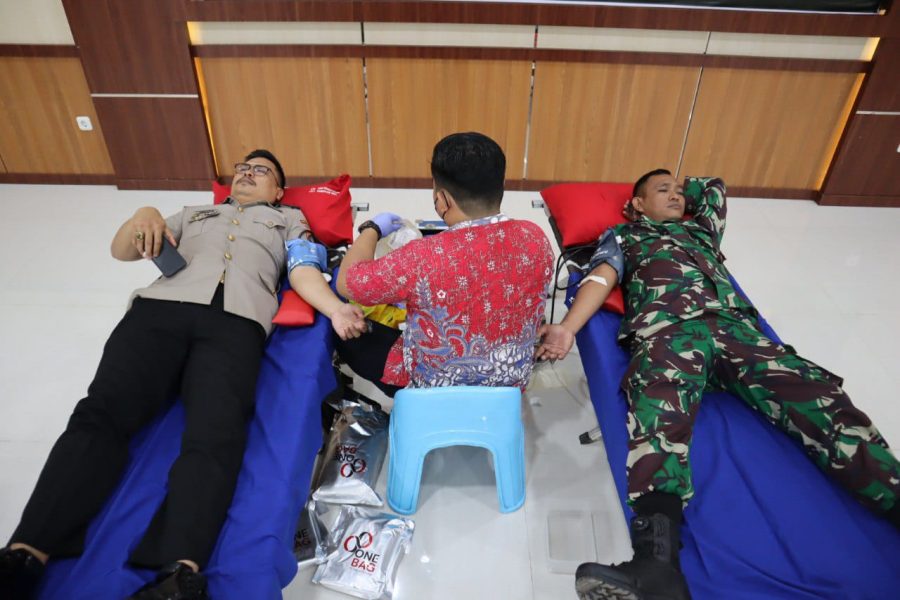 Bakti Kesehatan dan Donor Darah dalam Rangka Hari Bhayangkara Ke-78 di Polres Bone