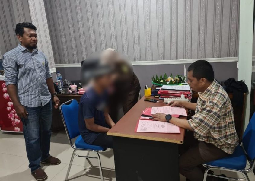 Polsek Soreang Limpahkan Seorang Tersangka TP Pencurian, Kapolsek : Pelaku Ini Sudah Kerap Keluar Masuk Bui