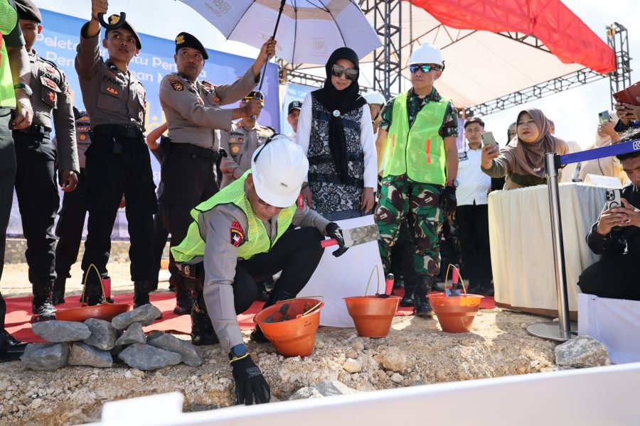 Kapolda Sulsel Melaksanakan Peletakan Batu Pertama Pembangunan Masjid Al Jabbar Kab. Bone