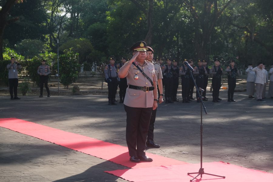 Wakapolda Sulsel Pimpin Ziarah Dan Tabur Bunga Di Makam Pahlawan Panaikang
