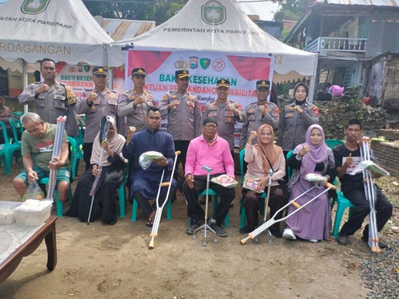Bakti Sosial Polres Parepare Untuk Masyarakat, Dari Bedah Rumah Hingga Penyerahan Alat Bantu Bagi Disabilitas