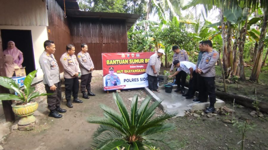 Rangkaian Hari Ulang Tahun Bhayangkara ke-78, Polres Sidrap Realisasikan Pengadaan Sumur Bor Untuk Warga