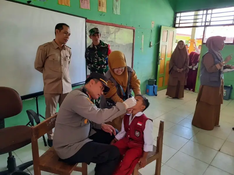 Kapolsek Maiwa Hadiri Giat Sub-PIN Polio Dalam Rangka Pekan Imunisasi Nasional 2024