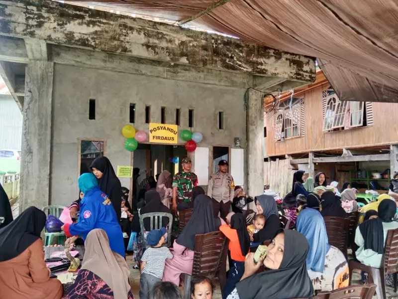 Bhabinkamtibmas Polsek Alla Pantau Kegiatan Posyandu Untuk Kesehatan Ibu dan Anak