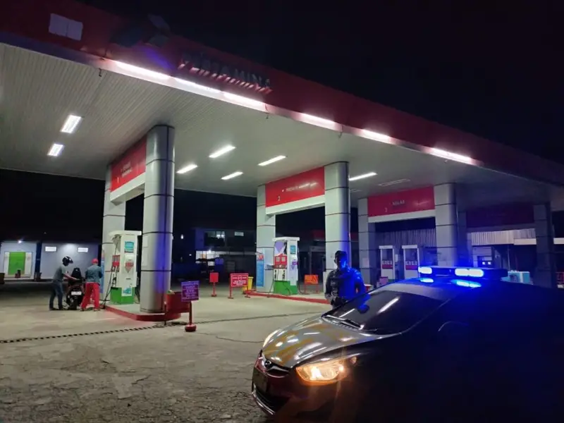 Beri Rasa Aman, Patroli Blue Light Polsek Enrekang Pantau Malam Enrekang Cegah gangguan Kamtibmas