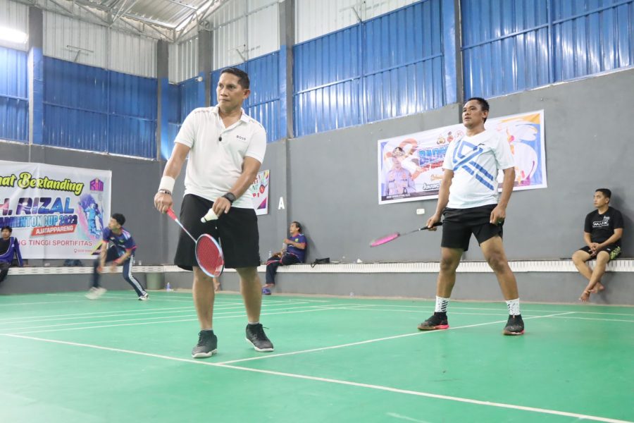Kapolres Sidrap Juara 1 Turnamen Badminton Internal HUT Bhayangkara Ke-78