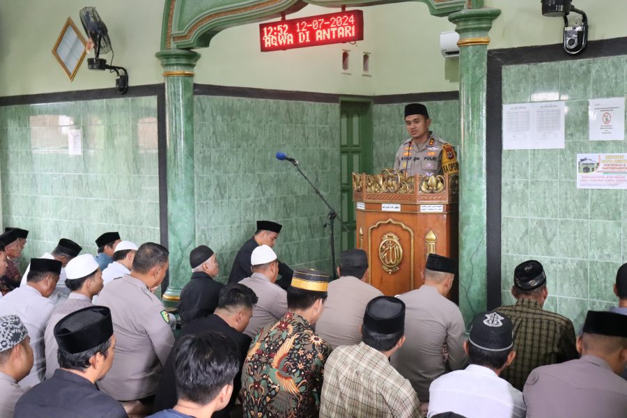 Melalui Giat Safari Jumat Kapolres Soppeng Sampaikan Pesan pesan Kamtibmas