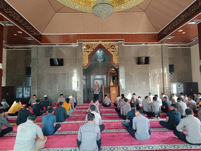 Kapolres Bone Kembali Pimpin Pembinaan Rohani dan Mental Yang Digelar Setiap Kamis