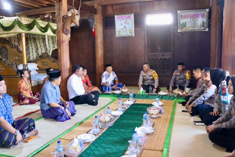 Jalin Silaturahmi, Kapolres sidrap kunjungi Tokoh Agama, tokoh adat dan tokoh masyarakat