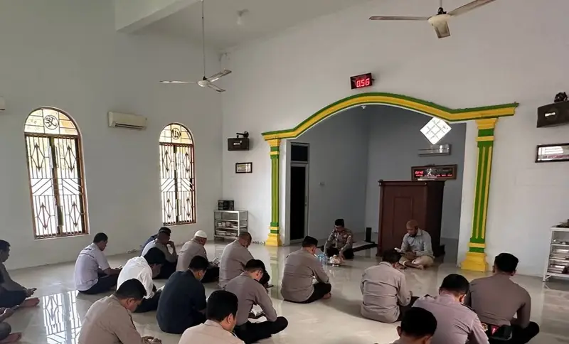 Bagun Mental Dan Spritual Anggotanya, Kabag SDM Polres Enrekang Pimpinan Giat Binrohtal