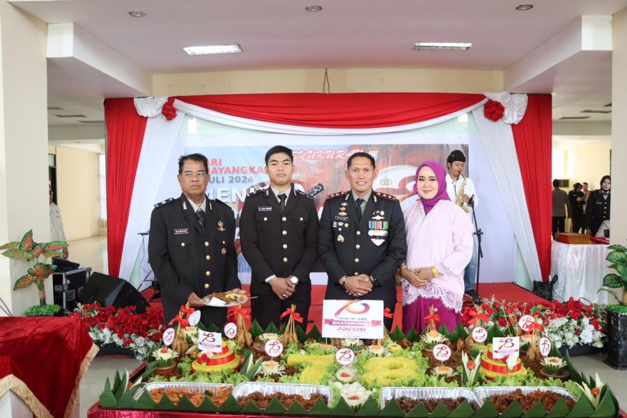 Kapolres Sidrap Pimpin Syukuran Hari Bhayangkara Ke-78 dan Penyerahan Hadiah kepada Pemenang Lomba
