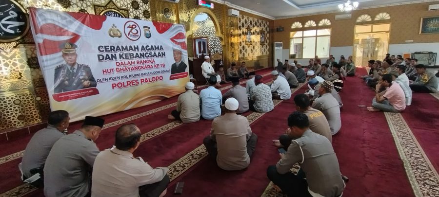Kapolres Palopo, AKBP Safi’i Nafsikin mengikuti ceramah agama kebangsaan dalam rangka Hari Bhayangkara ke-78