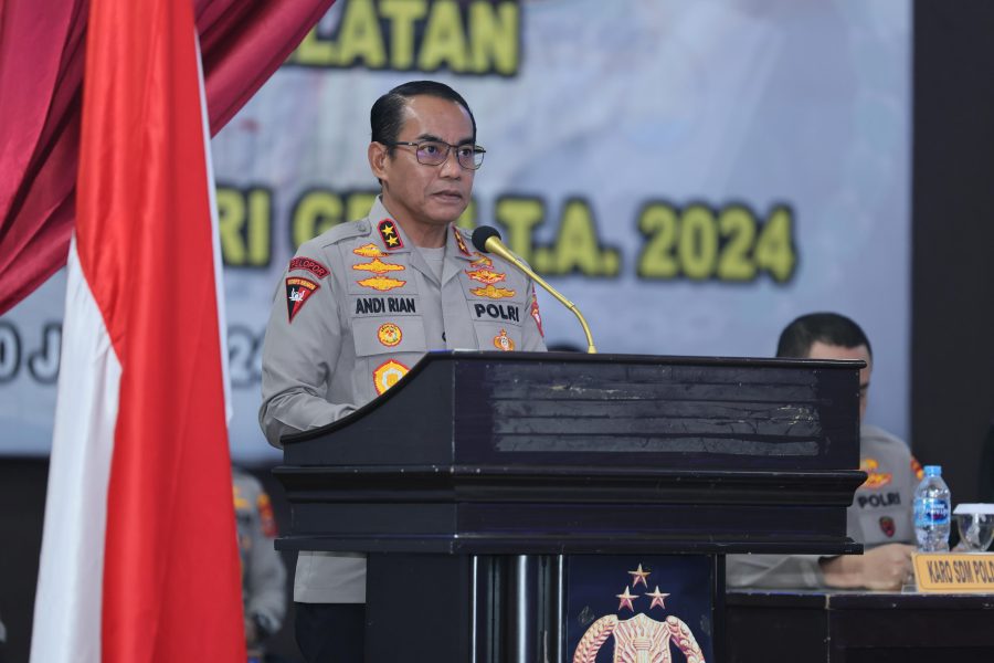 Kapolda Sulsel Beri Pembekalan Pada Siswa Diktuk Bintara Polri Gel. I T.A. 2024