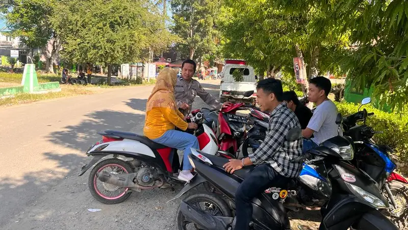 Bhabinkamtibmas Polsek Baraka Polres Enrekang Kunjungi Warga Binaan Untuk Memberi Rasa Aman dan Nyaman