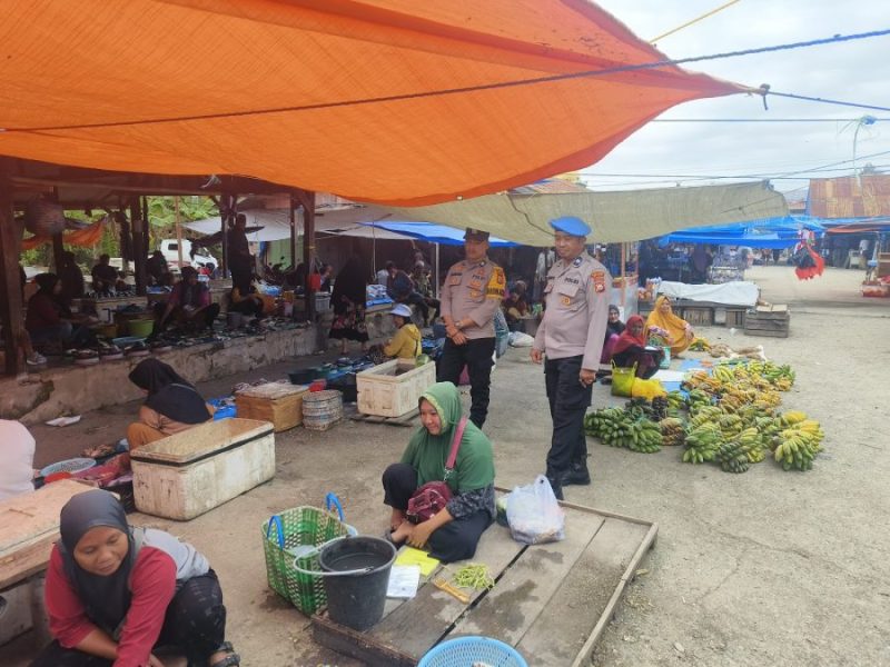 Polsek Belawa Lakukan Patroli dan Himbauan Kamtibmas di Pasar Rakyat Ongkoe