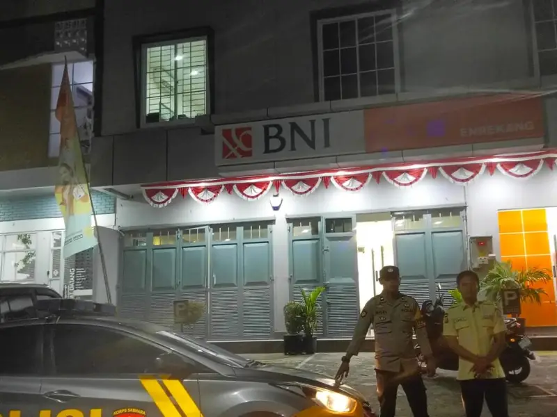 Berikan Rasa aman Kepada masyaarakat Enrekang, Polsek Enrekang Rutin Patroli Blue Light Cegah Gangguan Kamtibmas