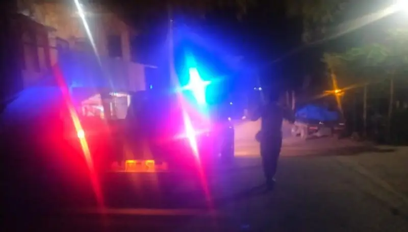 Antisipasi Gangguan Malam Hari, Polsek Baraka Polres Enrekang Lakukan Patroli Blue Light