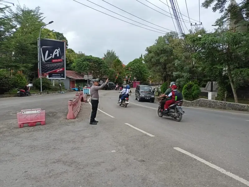 Pengaturan Arus Lalu Lintas Pagi Hari, Bentuk Pelayanan Kepada Masyarakat Satlantas Polres Enrekang
