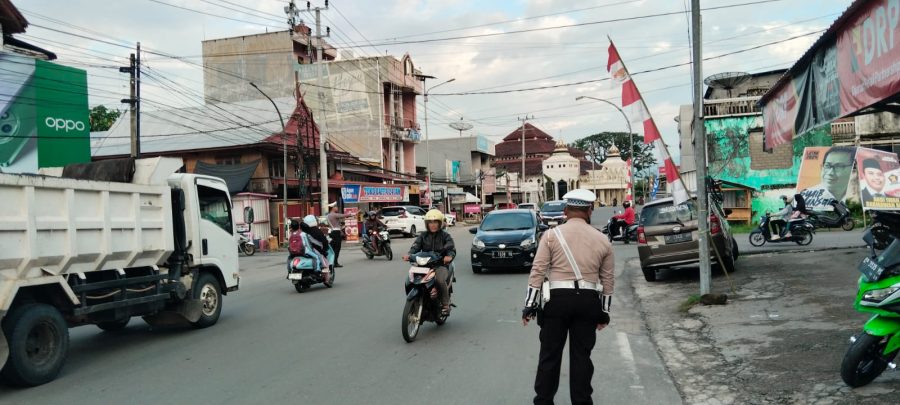 Polres Luwu Utara Perkuat Pengawasan Lalu Lintas di Jam Sibuk, Cegah Kemacetan dan Kecelakaan