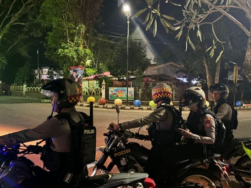 Perkuat Kamtibmas Jelang Pilkada Serentak 2024, Sat Samapta Polres Toraja Utara Intensifkan Patroli Wilayah di Malam Hari