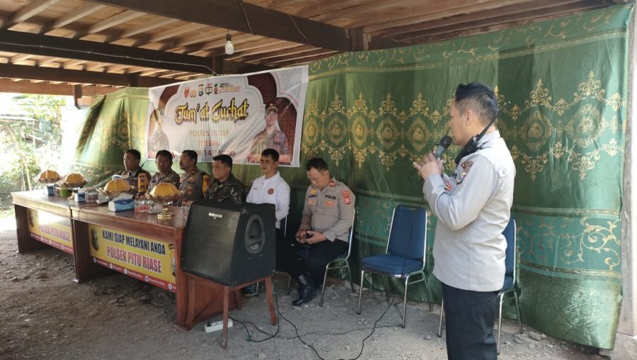 Pilkada Aman dan Damai, Pesan Wakapolres Sidrap di “Jumat Curhat” Pitu Riase