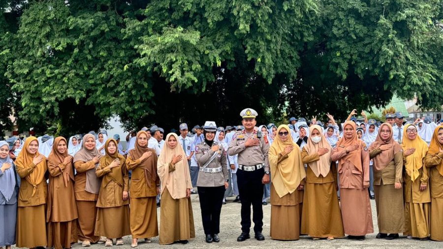 Police Goes To School, Satlantas Polres Bone Edukasi Tertib Lalin pada Pelajar