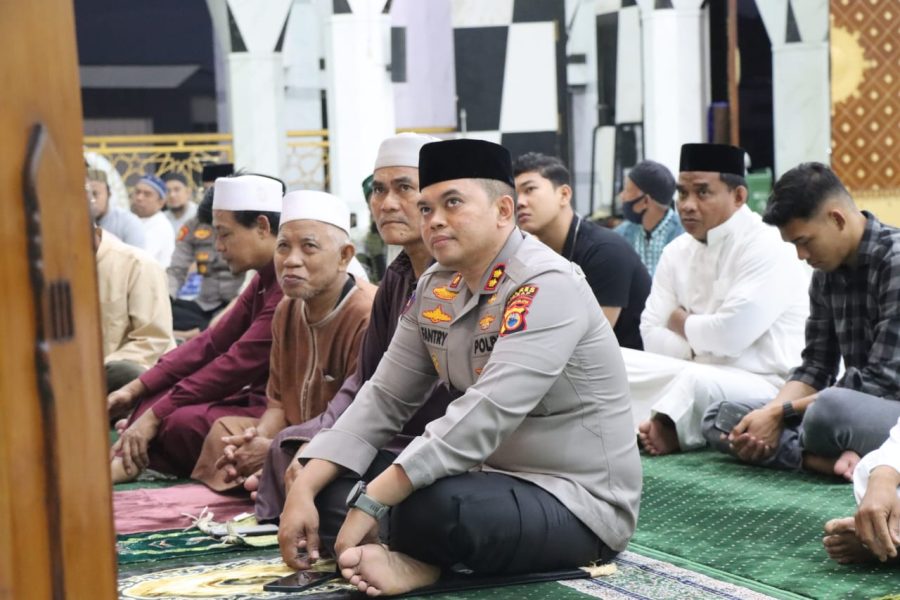 Kapolres sidrap Safari Subuh Dimasjid Raya Islamic Center, “Masjid tempat kita sholat dan disholatkan”