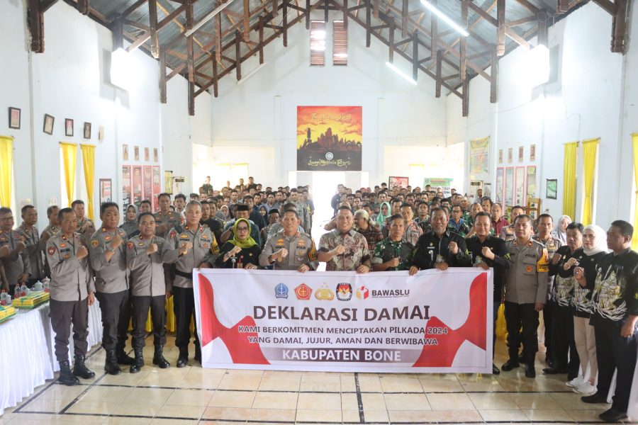 Kapolres Bone bersama Pj. Bupati Melaksanakan Deklarasi Pilkada Damai di Tanete Riattang Barat