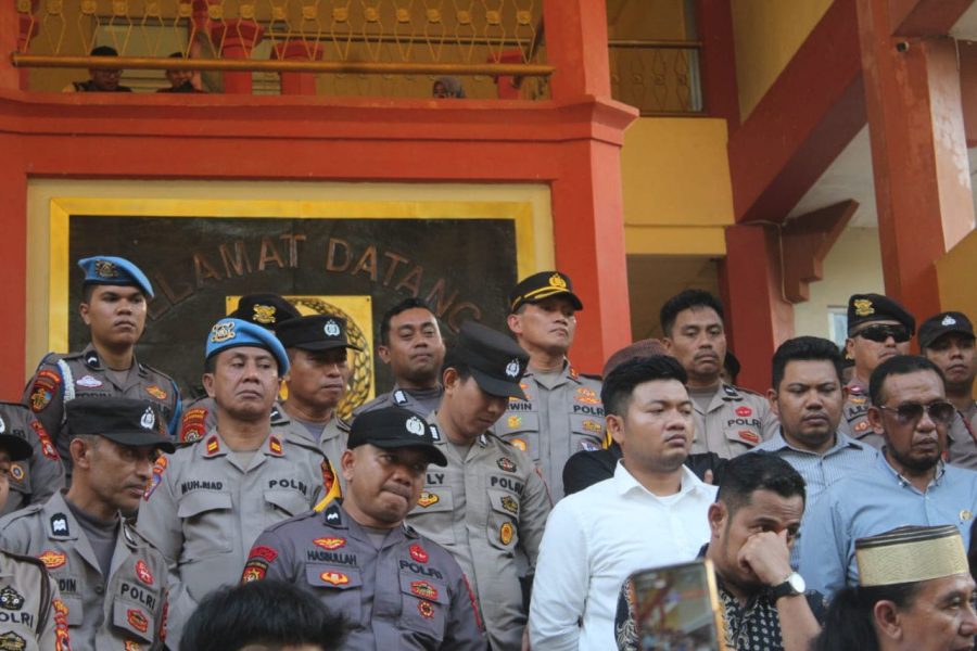 Kapolres Bone Pimpin Pengamanan dan Pengawalan Aksi Unjuk Rasa di Dua Titik