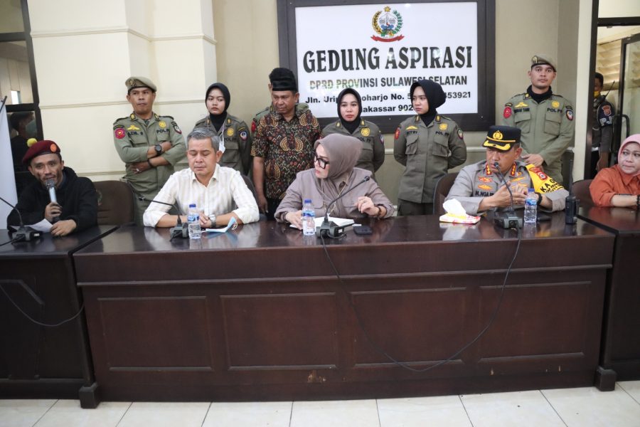 Kapolrestabes Makassar Kawal Aksi Unjuk Rasa Penyampaian Aspirasi di DPRD Sulsel