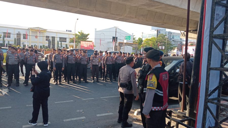 Polda Sulsel Kerahkan Personel Amankan Pendaftaran Paslon Pilgub Sulsel di KPU