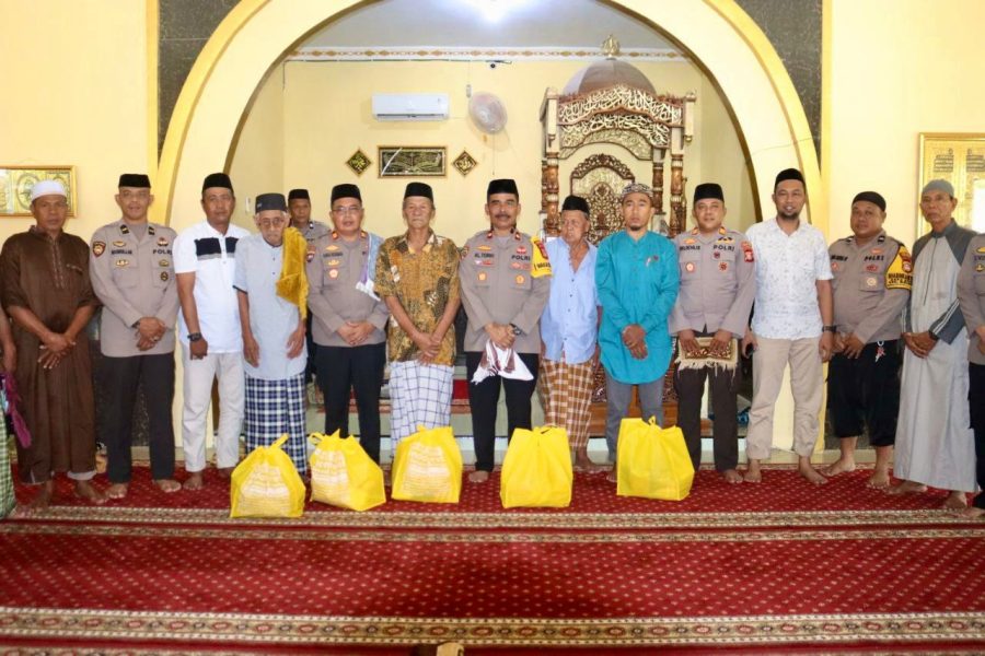 Wakapolres Takalar Silaturahim Dengan Warga Desa Boddia Melalui Jumat Curhat