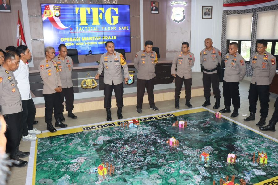 Dalam Rangka persiapan pengamanan Pemilukada Tahun 2024-2025. Polres Soppeng Laksanakan kegiatan Tactical Floor Game (TFG)
