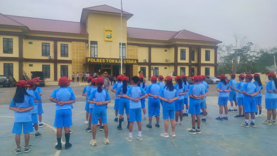 Sat Lantas Polres Toraja Utara Bentuk Karakter Siswa Usia Dini melalui Pelatihan Polisi Cilik