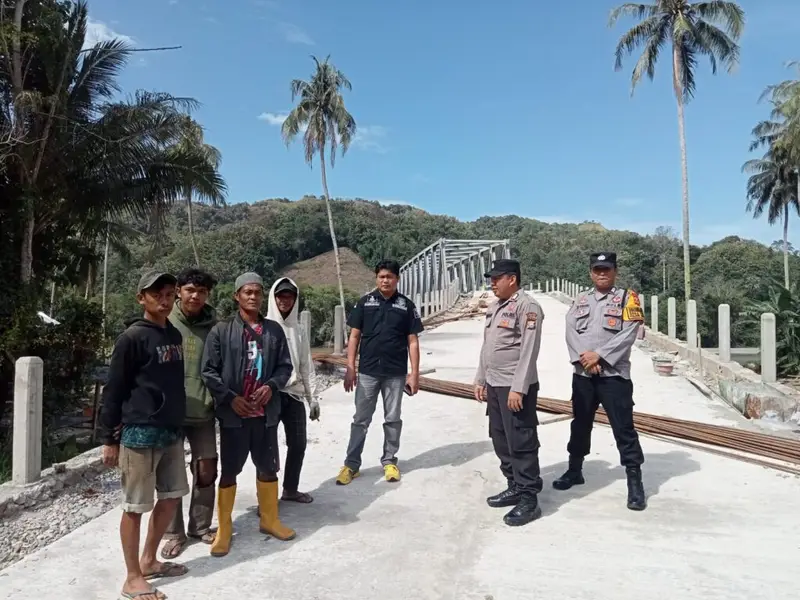 Patroli Kamtibmas! Polsek Enrekang Tingkatkan kedekatan Cipta Cooling system jelang Pemilukada Enrekang 2024