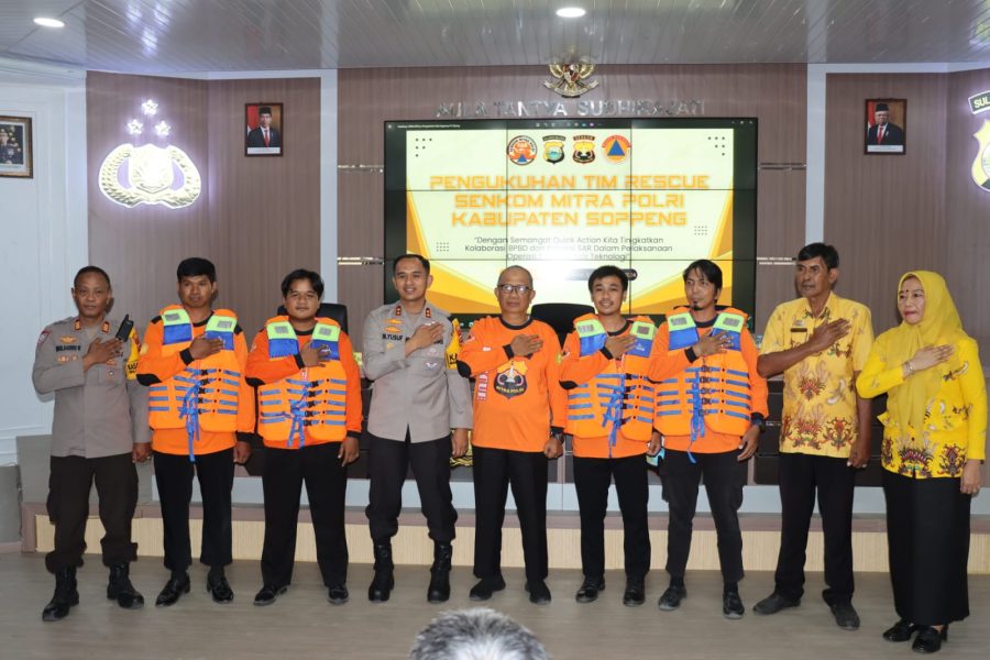 Kapolres Soppeng Pimpin Pengukuhan Tim Resque Senkom Mitra Polri Kab.Soppeng