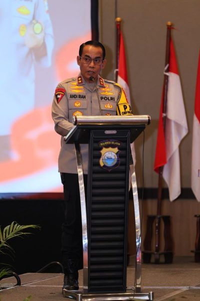 Jelang Pilkada 2024, Kapolda Sulsel Beri Pembekalan Kepada Kapolsek dan Kapolsubsektor